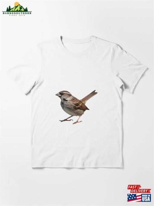 A Close Up Photo Of Cute Sparrow Bird Essential T-Shirt Hoodie Sweatshirt