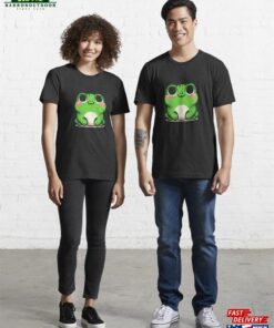 A Green Frog With Big Essential T-Shirt Classic Unisex A Green Frog With Big Essential T-Shirt Classic Unisex
