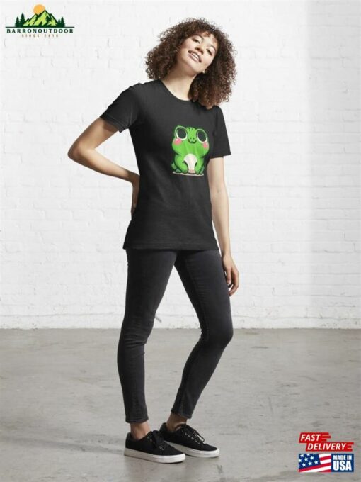 A Green Frog With Big Essential T-Shirt Classic Unisex