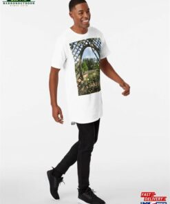 A Portal To The Garden Long T-Shirt Classic Sweatshirt