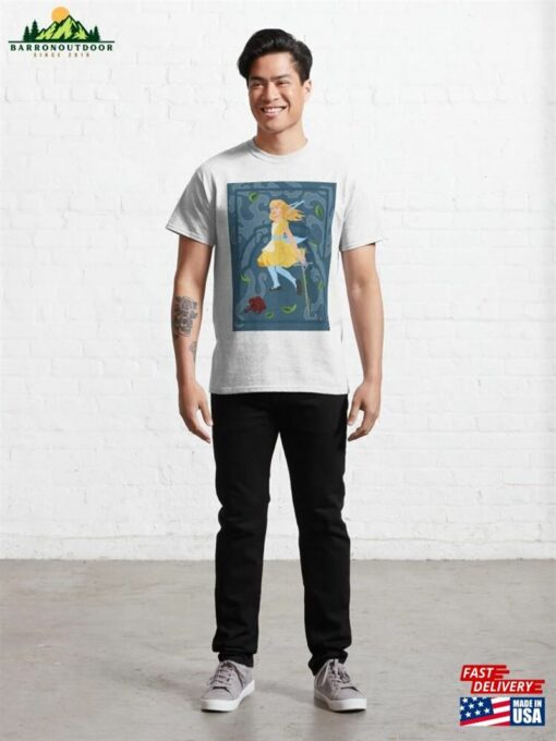 Alice Through The Looking Glass Slays Jabberwocky Classic T-Shirt Sweatshirt