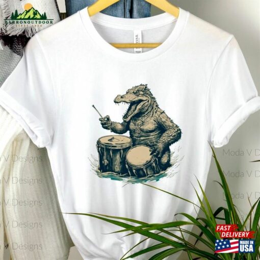 Alligator Playing Drums Tshirt Trendy Tee Funny Gift Classic T-Shirt