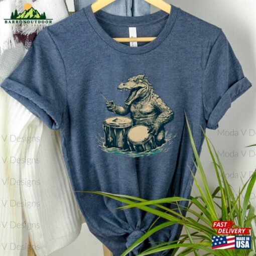 Alligator Playing Drums Tshirt Trendy Tee Funny Gift Classic T-Shirt