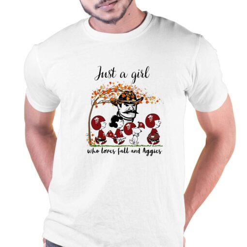 Just A Woman Who Loves Fall And Aggies Peanuts Cartoon T-shirt