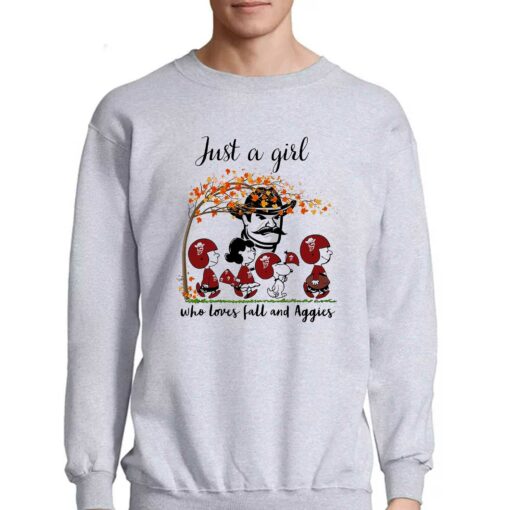 Just A Woman Who Loves Fall And Aggies Peanuts Cartoon T-shirt