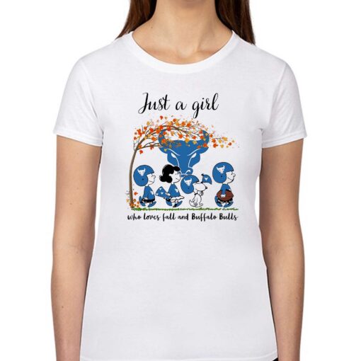 Just A Woman Who Loves Fall And Buffalo Bulls Peanuts Cartoon T-shirt