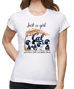 Just A Woman Who Loves Fall And California Golden Bears Peanuts Cartoon T-shirt