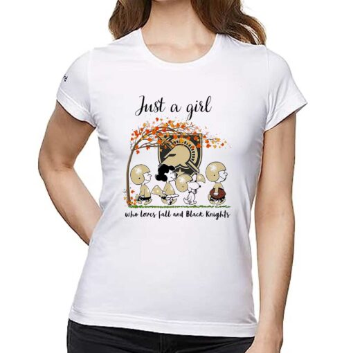 Just A Woman Who Loves Fall And Georgia Tech Yellow Jackets Peanuts Cartoon T-shirt