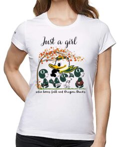 Just A Woman Who Loves Fall And Oregon Ducks Peanuts Cartoon T-shirt