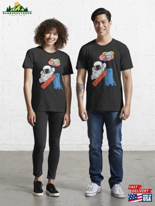 Astronaut Balloon Space Essential T-Shirt Classic Unisex