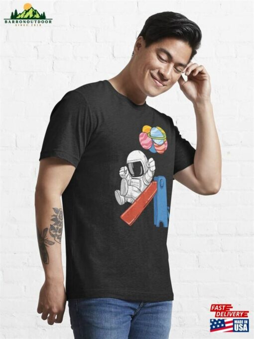 Astronaut Balloon Space Essential T-Shirt Classic Unisex