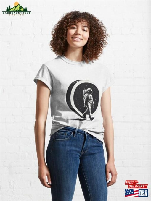 Astronaut In Space Silhouette Classic T-Shirt Unisex