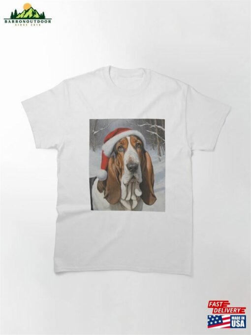 Basset Hound In A Santa Hat Classic T-Shirt Unisex