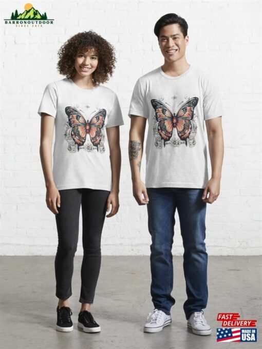 Beautiful Butterfly With Abstract Elements Essential T-Shirt Sweatshirt