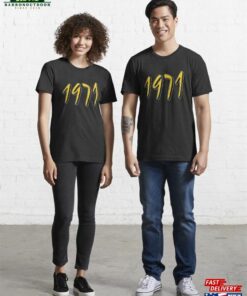 Birthday Year 1971 Essential T-Shirt Unisex Classic Birthday Year 1971 Essential T-Shirt Unisex Classic