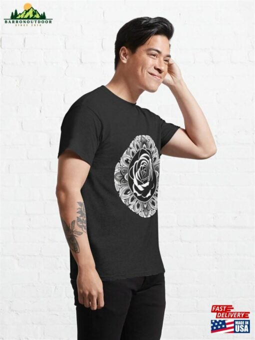 Black And White Rose Design Classic T-Shirt Unisex