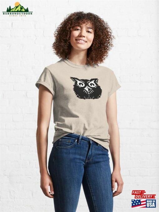 Black And White Vintage Spooky Halloween Horned Owl Classic T-Shirt Sweatshirt Unisex