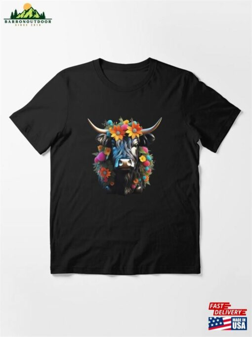 Black Highland Cow Christmas Essential T-Shirt Hoodie Classic