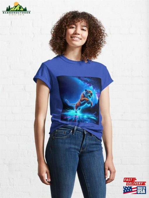 Blacklight Style Saber Toothed Tiger Luminous Leap Classic T-Shirt Hoodie