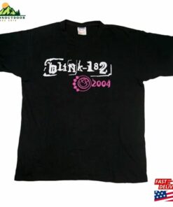 Blink 182 Concert T-Shirt 2004 Rock Band Tee Vintage Classic Blink 182 Concert T-Shirt 2004 Rock Band Tee Vintage Classic