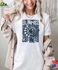 Blink 182 Shirt Band Tee Vintage T-Shirt Sweatshirt Blink 182 Shirt Band Tee Vintage T-Shirt Sweatshirt