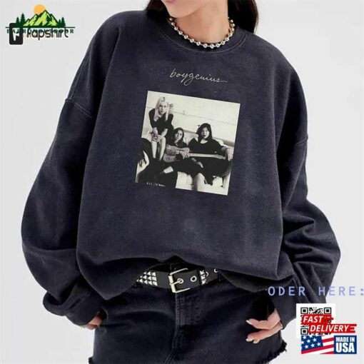 Boygenius Band Vintage Shirt Reset Tour 2023 Unisex Sweatshirt Classic T-Shirt