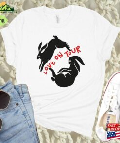 Bunny Love On Tour Shirt Rabbit T-Shirt Sweatshirt Unisex Bunny Love On Tour Shirt Rabbit T-Shirt Sweatshirt Unisex