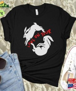 Bunny Love On Tour Shirt Rabbit T-Shirt Sweatshirt Unisex
