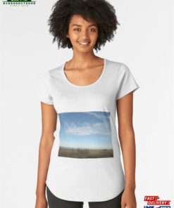 California Skies Premium Scoop T-Shirt Classic California Skies Premium Scoop T-Shirt Classic