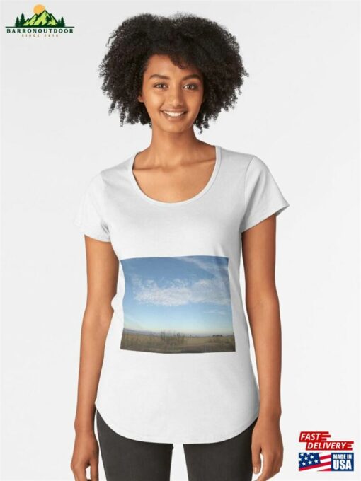 California Skies Premium Scoop T-Shirt Classic