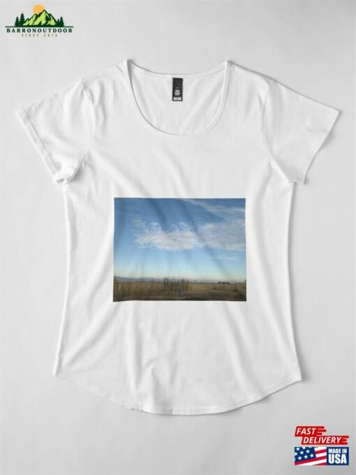 California Skies Premium Scoop T-Shirt Classic