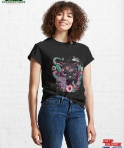 Cat With Flowers Classic T Shirt Unisex 1