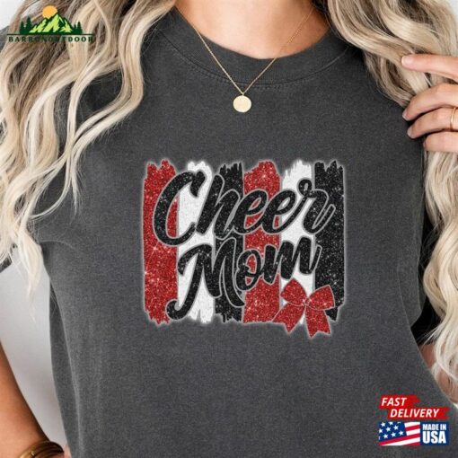 Cheer Mom Shirt Trendy Glitter Design Mothers Day Gift T-Shirt Classic