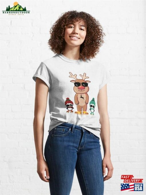 Chillin’with Friends Cool Reindeer And Penguin Crew Classic T-Shirt Unisex Sweatshirt