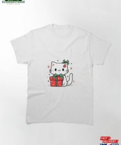 Christmas Cat With Red Gift Classic T-Shirt Hoodie Christmas Cat With Red Gift Classic T-Shirt Hoodie