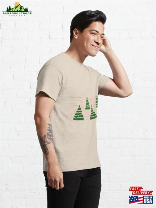 Christmas Trees With Red Beads Strings Pattern Classic T-Shirt