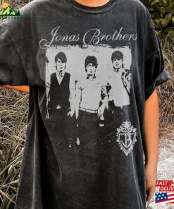 Comfort Colors Jonas Brothers Shirt Vintage Five Albums One Night Tour 2023 T-Shirt Unisex