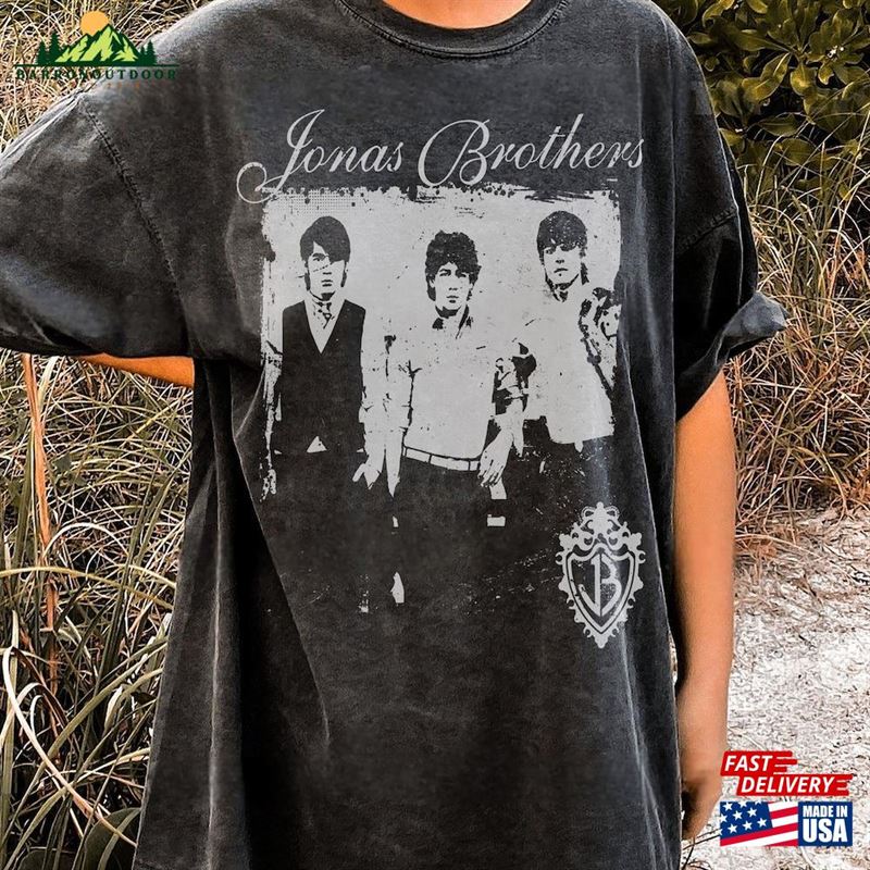 Comfort Colors Jonas Brothers Shirt Vintage Five Albums One Night Tour 2023 T-Shirt Unisex
