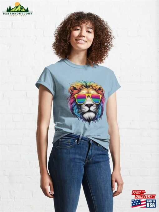 Cool Lion With Rainbow Sunglasses And Manes Classic T-Shirt Unisex