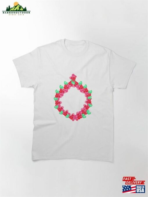 Cranberry Wreath Classic T-Shirt Unisex