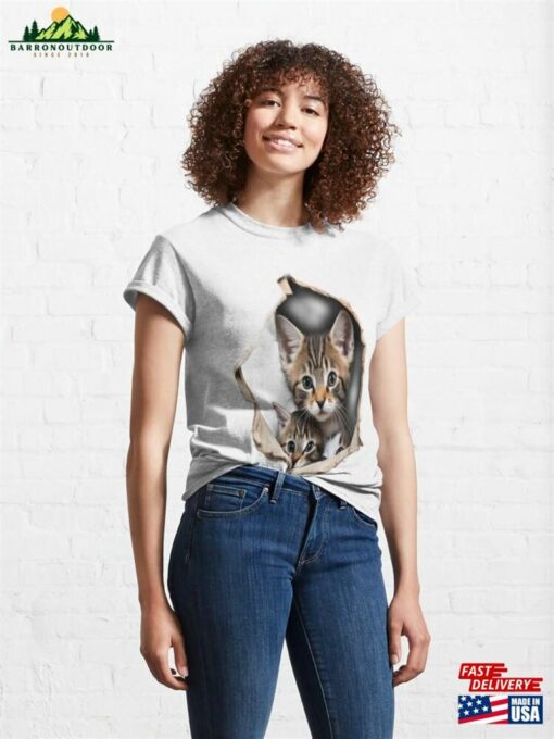 Cute Kittens Peeking Thru Hole Aorable Classic T-Shirt Sweatshirt