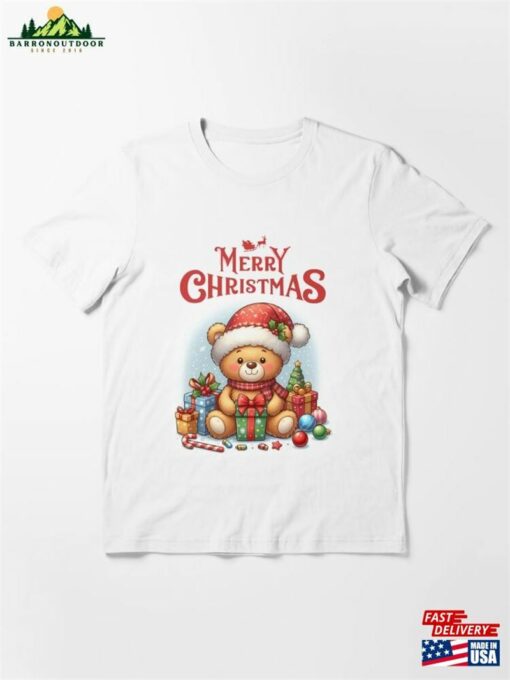 Cute Little Bear On Christmas Essential T-Shirt Hoodie