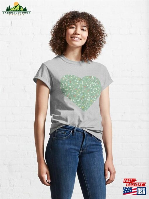 Cute Little Flowers Pattern Minimalist Flower Classic T-Shirt Unisex Sweatshirt