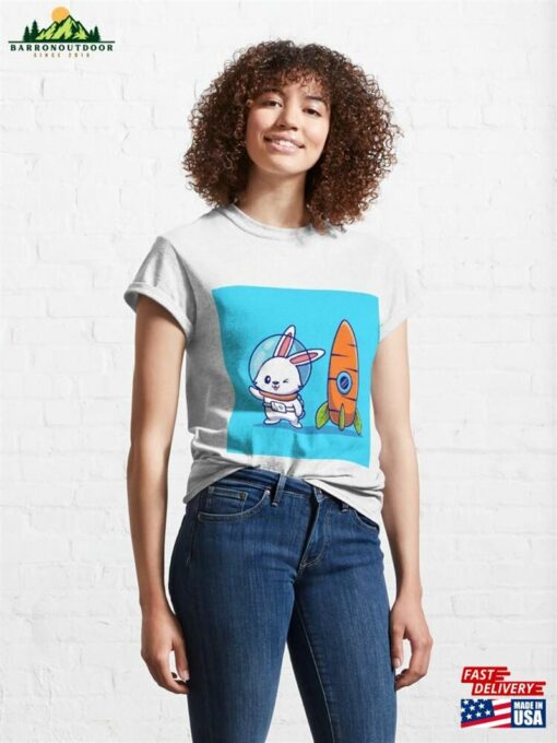 Cute Rabbit Astronaut With Carrot Rocket Cartoon Icon Illustration Classic T-Shirt Sweatshirt