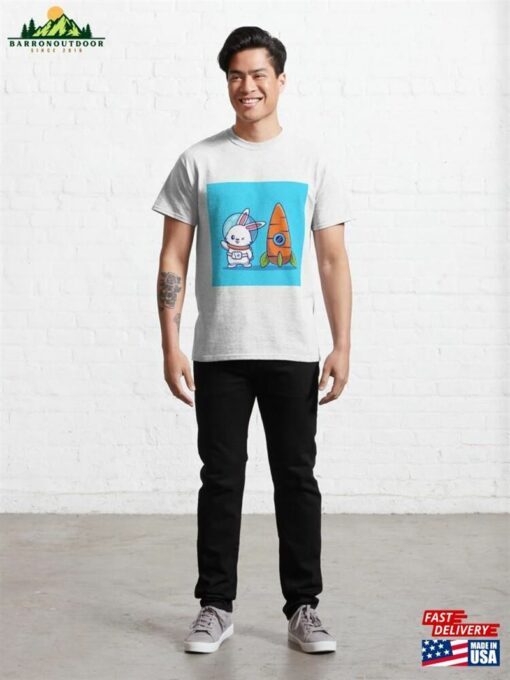 Cute Rabbit Astronaut With Carrot Rocket Cartoon Icon Illustration Classic T-Shirt Sweatshirt