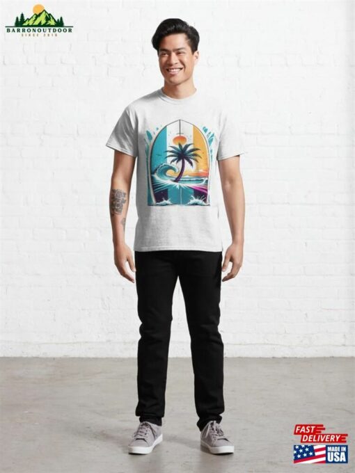 Dive Into Style With Our Keffmen Brand Surfboard Minimalist Design Tee – Perfect For Beach Enthusiasts! Classic T-Shirt Sweatshirt