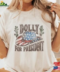 Dolly For President 2024 Election Sweatshirt Classic T-Shirt