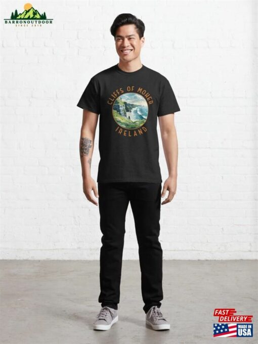 Cliffs Of Moher Ireland Retro Distressed Circle Classic T-Shirt