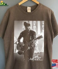 Comfor Color Wetzel Country Music 2023 Funny Graphic Koe Road To Hell Paso Tour Classic Sweatshirt