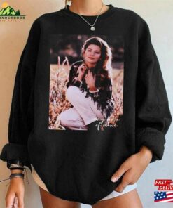 Comfort Color Shania Graphic 2023 Shirt Queen Of Me Hoodie Sweatshirt 3 Comfort Color Shania Graphic 2023 Shirt Queen Of Me Hoodie Sweatshirt 4
